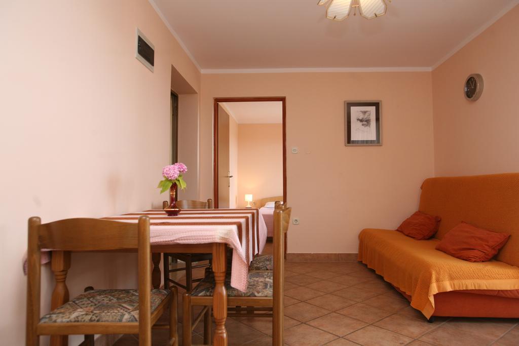 Apartments Neda - Porec South Room photo