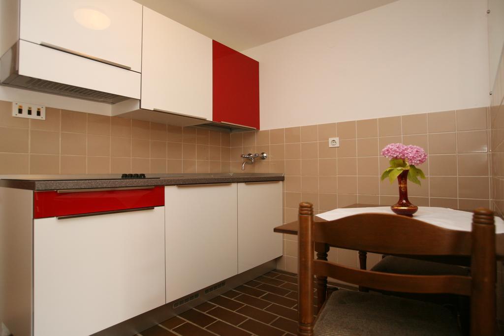 Apartments Neda - Porec South Room photo