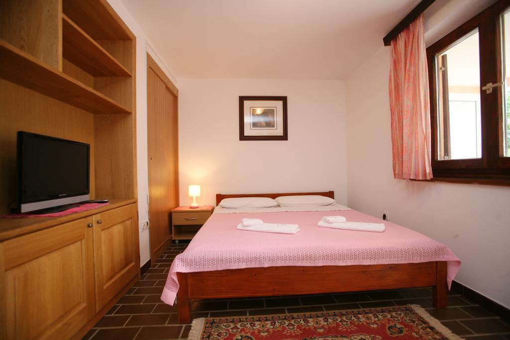 Apartments Neda - Porec South Room photo